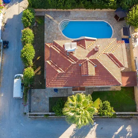Vila Etki